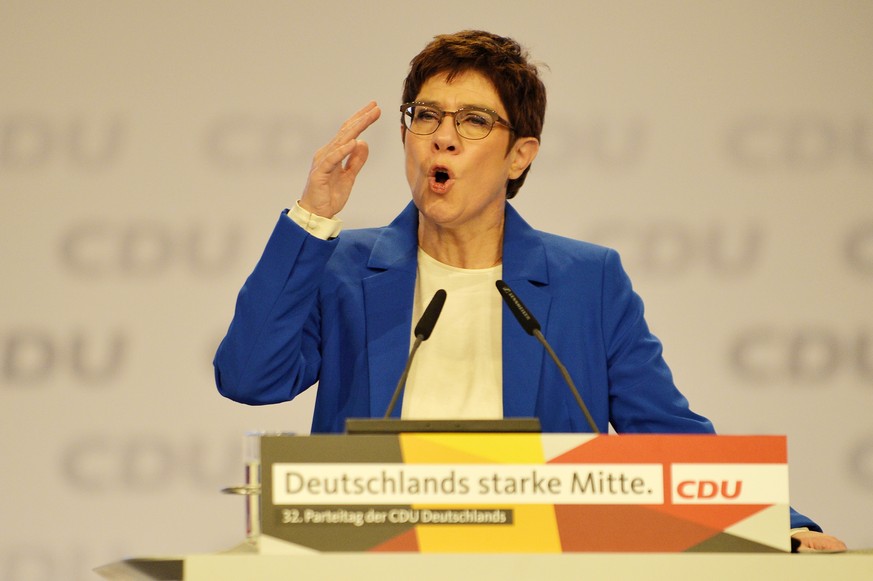 32. Parteitag Christlich Demokratische Union Deutschlands CDU, Leipzig 22.11.2019 Annegret Kramp-Karrenbauer Parteivorsitzende CDU bei ihrer Rede beim CDU-Parteitag in Leipzig 22.11.2019. Auf dem Redn ...