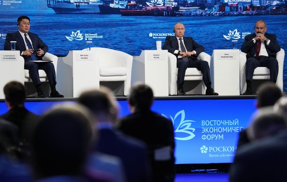 Putin sprach beim 7. Östlichen Wirtschaftsforum in Wladiwostok am Pazifik.