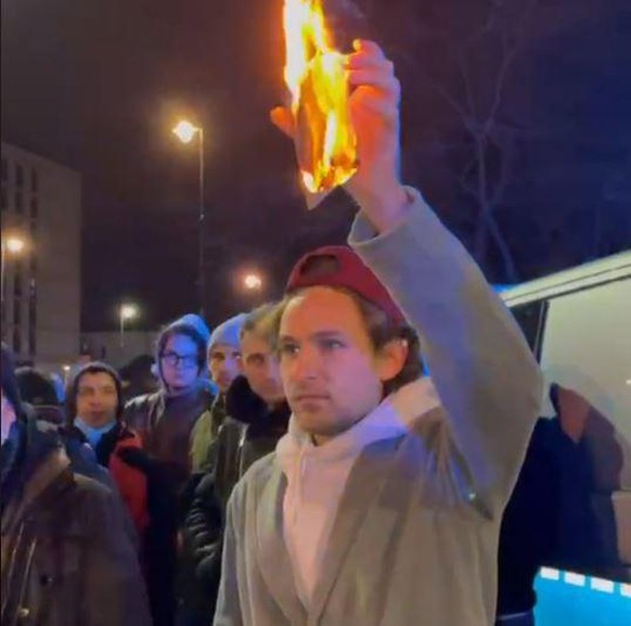 Rafael ist Russe und lebt in Warschau. Er will nie wieder zurück in sein Heimatland.