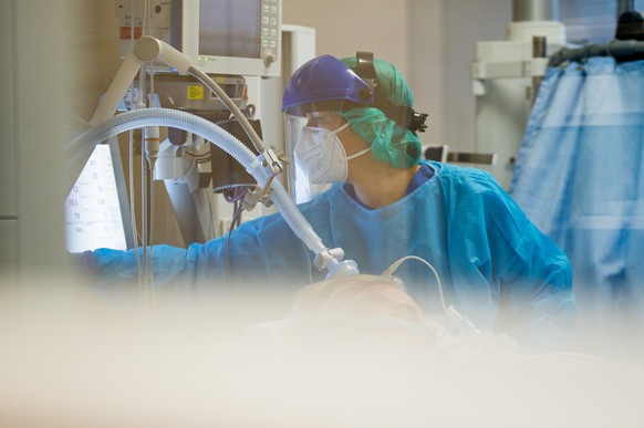 Die Lage in den Krankenhäusern ist weiterhin angespannt.