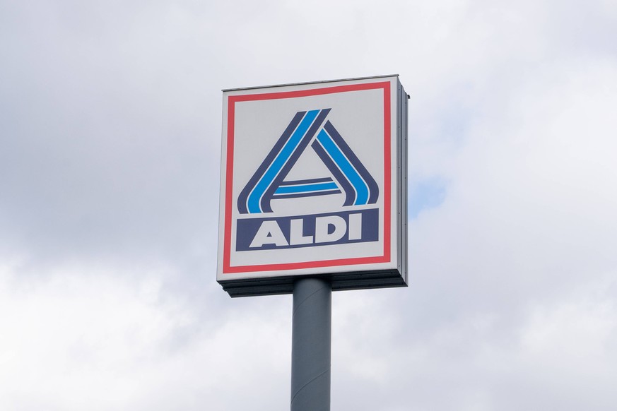 Aldi Nord Logo Supermarkt Discounter Markt Filiale Symbolfoto Symbolbild - Laden in Oststeinbek bei HamburgAldi Nord Logo Supermarkt Discounter Markt Filiale Einzelhandel Symbolfoto Symbolbild - Laden ...