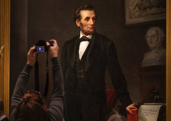 News: Rare Lincoln portrait unveiled at National Portrait Gallery Feb 10, 2023 Washington, DC, USA The life-size painting of President Abraham Lincoln by artist W.F.K. Travers created in 1865 is unvei ...