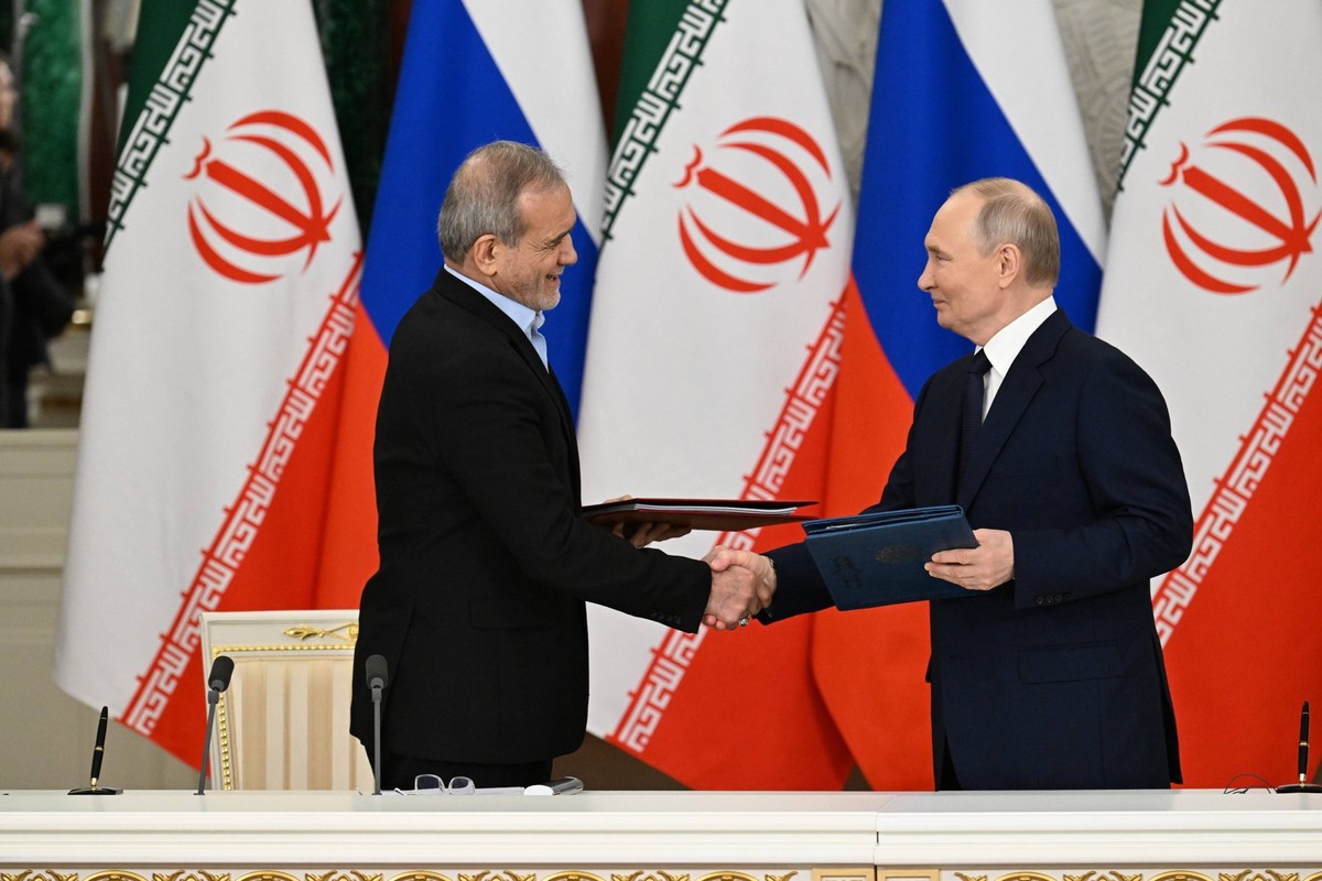 Moscow. Iranian President Masoud Pezeschkian and Russian President Vladimir Putin during the signing of the Comprehensive Strategic Partnership Treaty between Russia and Iran. KomsomolskayaxPravda