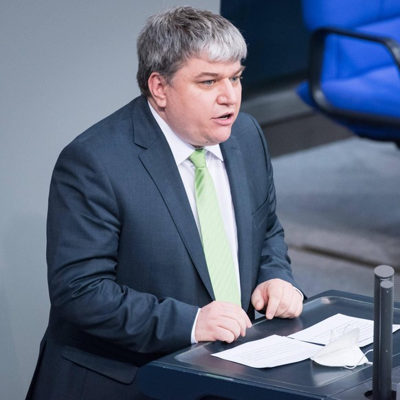 Berlin, Plenarsitzung im Bundestag Stefan Schmidt Bündnis 90/Die Grünen während der 220. Sitzung des Deutschen Bundestags am 14.04.2021 in Berlin. Berlin Bundestag Berlin Deutschland *** Berlin, plena ...