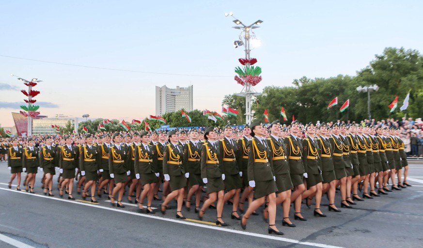 (190704) -- MINSK, July 4, 2019 -- Servicewomen march during the Belarus Independence Day military parade in Minsk, Belarus, July 3, 2019. Belarus Independence Day military parade was held in Minsk We ...