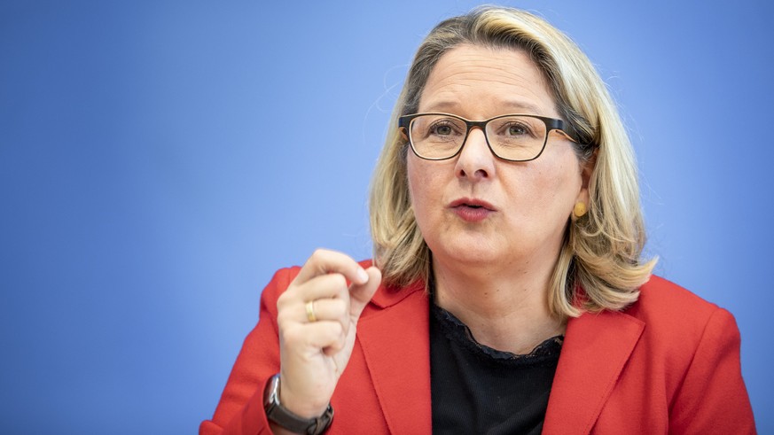 Bundesumweltministerin Svenja Schulze, SPD, aufgenommen waehrend einer Pressekonferenz zum Thema Beschluesse der Bundesregierung zum Klimaschutz in der Bundespressekonferenz. Berlin, 09.10.2019. Berli ...