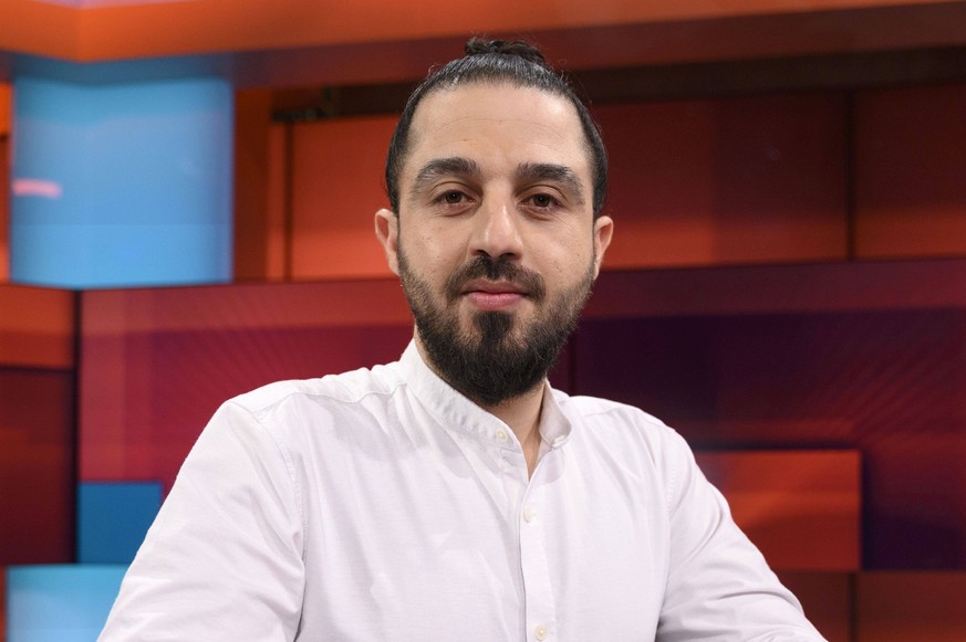 Tareq Alaows in der ARD-Talkshow hart aber fair im WDR Fernsehstudio B. Köln, 06.03.2023 *** Tareq Alaows in the ARD talk show hart aber fair in the WDR television studio B Cologne, 06 03 2023 Foto:xD ...