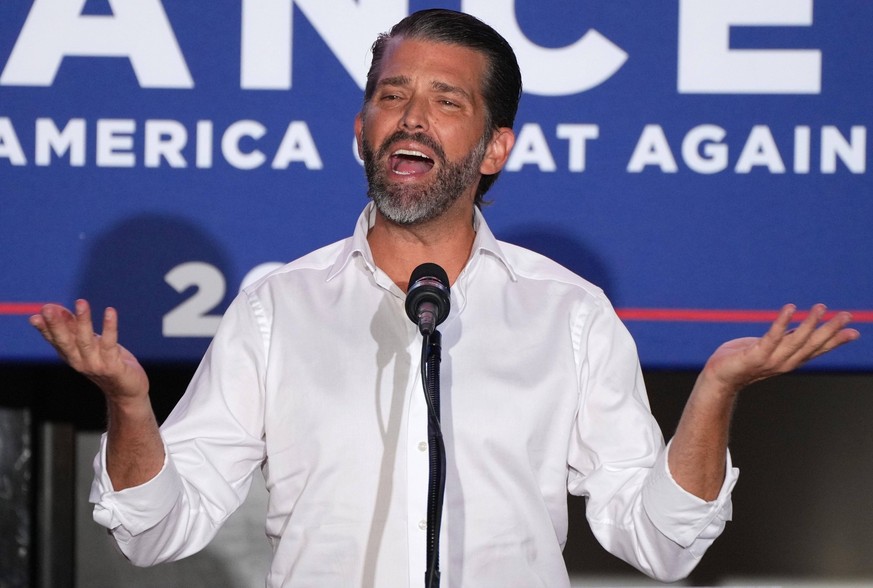 Syndication: Arizona Republic Donald Trump Jr. speaks during a campaign event in Queen Creek on Oct. 23, 2024. Phoenix , EDITORIAL USE ONLY PUBLICATIONxINxGERxSUIxAUTxONLY Copyright: xJoexRondone/Thex ...