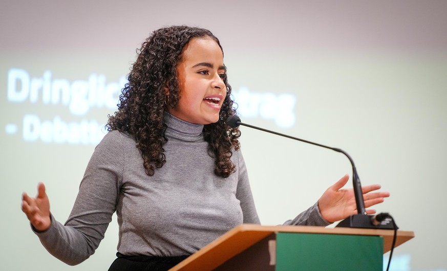 Sarah-Lee Heinrich, Bundessprecherin der Grünen Jugend, spricht bei der Delegiertenkonferenz der Grünen Jugend. Das Treffen findet unter dem Motto &quot;Organisieren wir uns – Für eine Politik von unt ...