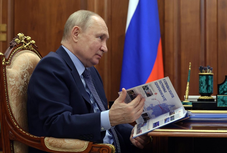 Russia Putin 8600955 18.01.2024 Russian President Vladimir Putin meets with Bamtonnelstroy-Most Chairman of the Board of Directors Ruslan Baysarov at the Kremlin in Moscow, Russia. Gavriil Grigorov /  ...