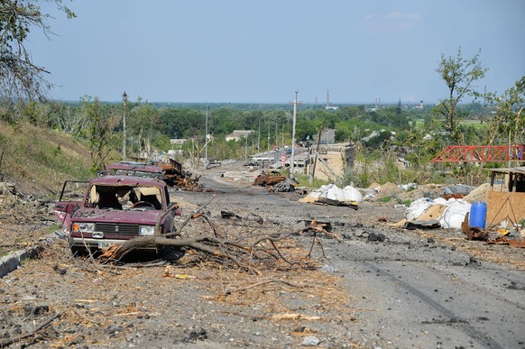 Die Brücke zwischen den beiden ostukrainischen Städten Lyssytschansk und Sjewjerodonezk ist fast vollends zerstört.
