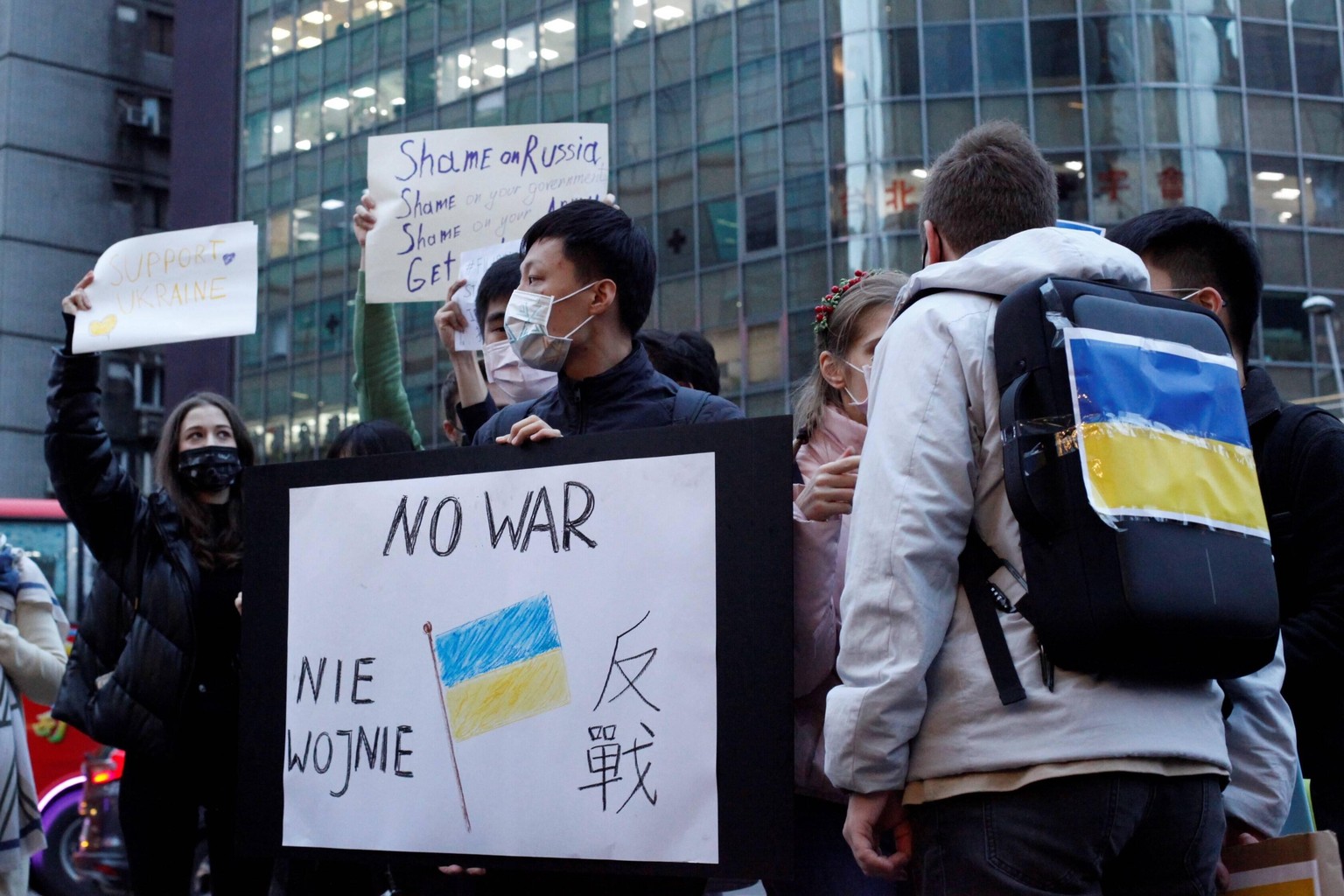 Taiwan: Protest against the Russian Invasion of Ukraine A group of voluntary Ukrainian people, Belarusian people, Kazakh people, Lithuanian people, Russian people and Taiwanese people gathered in fron ...
