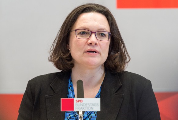 20.03.2018, Berlin: Andrea Nahles, Fraktionsvorsitzende der SPD, spricht zu Beginn der Fraktionssitzung ihrer Partei im Bundestag zu den Medienvertretern. Foto: Christophe Gateau/dpa +++ dpa-Bildfunk  ...