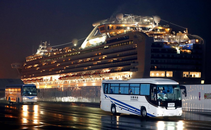 Die "Diamond Princess" liegt in Quarantäne im Hafen von Yokohama.