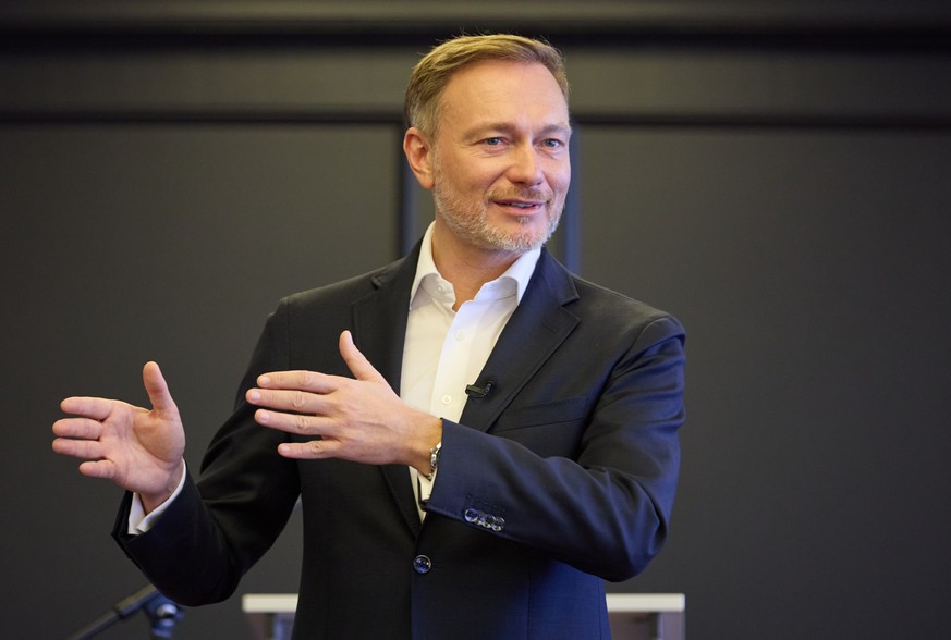 25.01.2025, Hamburg: FDP-Spitzenkandidat und Bundesvorsitzender Christian Lindner spricht bei einem Wahlkampftermin im Hafen Klub Hamburg. Foto: Georg Wendt/dpa +++ dpa-Bildfunk +++