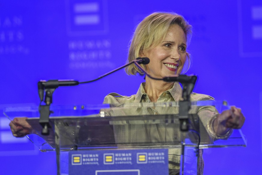 IMAGE DISTRIBUTED FOR HUMAN RIGHTS CAMPAIGN - Minnesota First Lady Gwen Walz, wife of Vice Presidential candidate Tim Walz, delivering remarks at the Human Rights Campaign Minnesota Dinner on Saturday ...