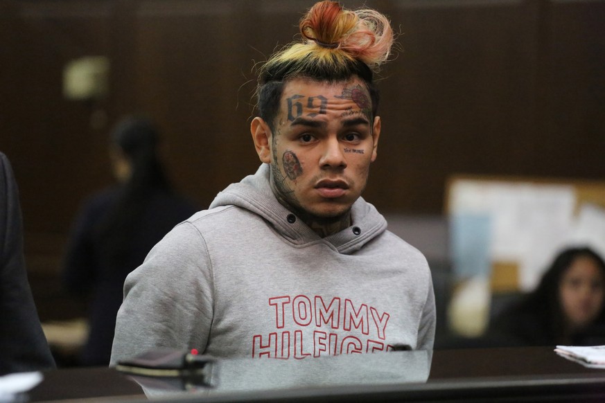 Daniel Hernandez, aka, Tekashi 69, aka 6ix9ine, appears at his arraignment in Manhattan Criminal Court on Wednesday, July 11, 2018. (Jefferson Siegel/New York Daily News/TNS/ABACAPRESS.COM) |