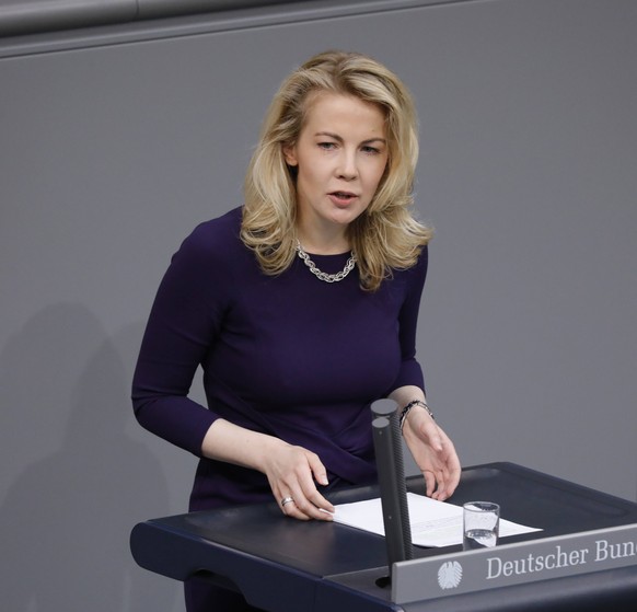 Linda Teuteberg, FDP, Deutschland, Berlin, Bundestag, Jahresbericht zum Stand der Deutschen Einheit 2018 *** Linda Teuteberg FDP Germany Berlin Bundestag Annual Report on the Status of German Unity 20 ...