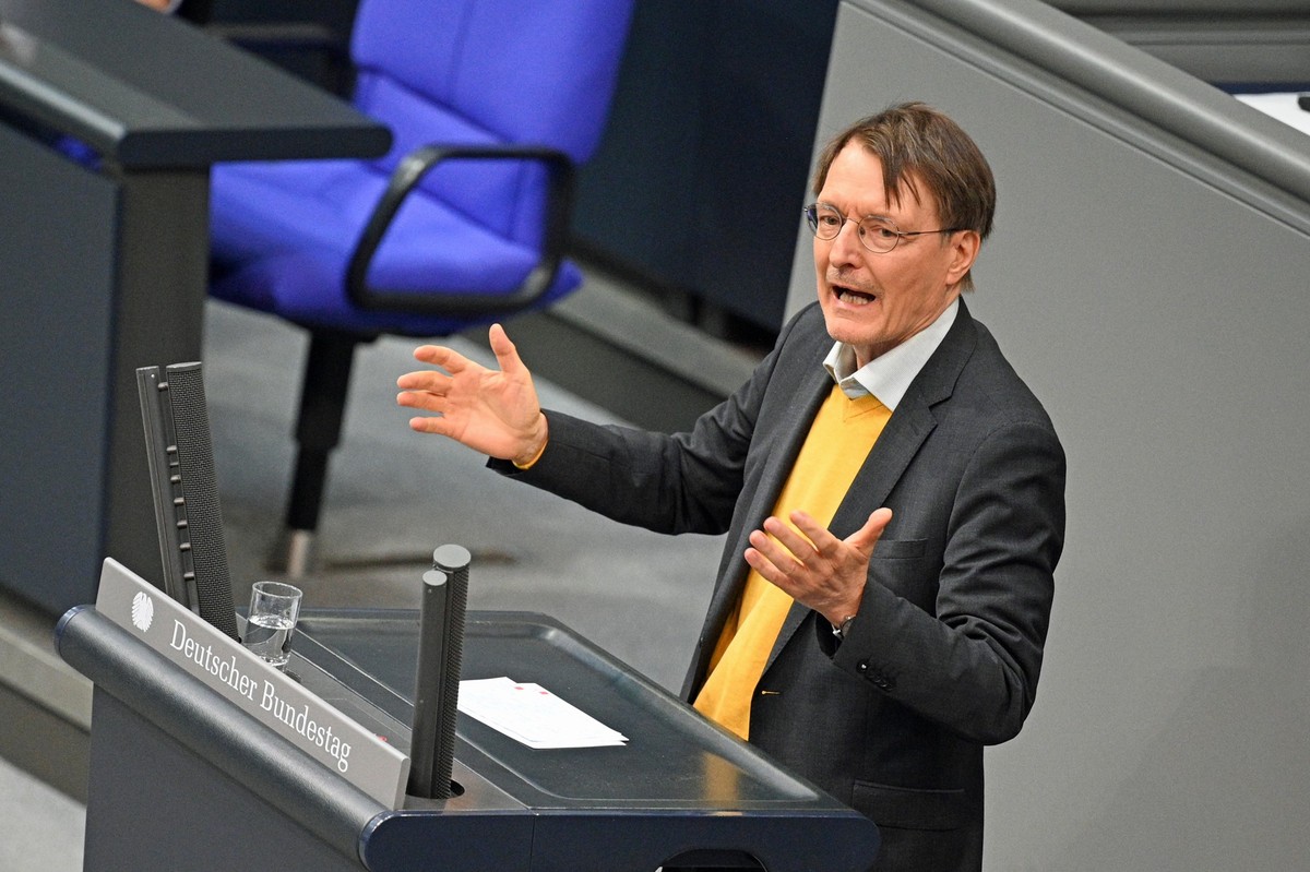 10.07.2025, Berlin: Der ehemalige Gesundheitsminister Karl Lauterbach (SPD) spricht im Bundestag bei der Fortsetzung der Haushaltsberatungen. Foto: Niklas Treppner/dpa +++ dpa-Bildfunk +++