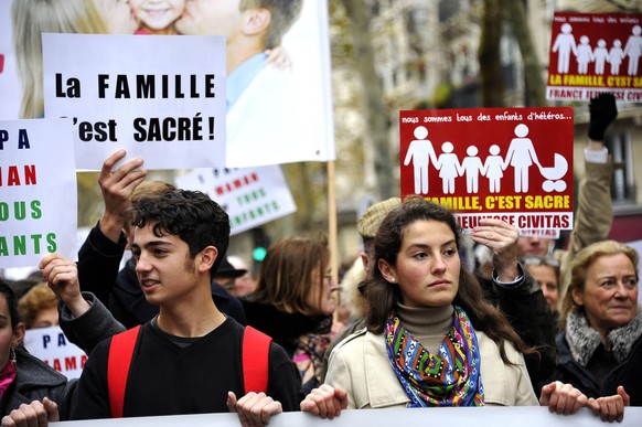 Protestaktion des Katholischen Instituts Civitas gegen gleichgeschlechtliche Ehen in Paris