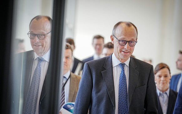 28.03.2023, Berlin: Friedrich Merz (CDU), CDU-Bundesvorsitzender und Unionsfraktionsvorsitzender, kommt zur Unionsfraktionssitzung im Bundestag. Foto: Kay Nietfeld/dpa +++ dpa-Bildfunk +++