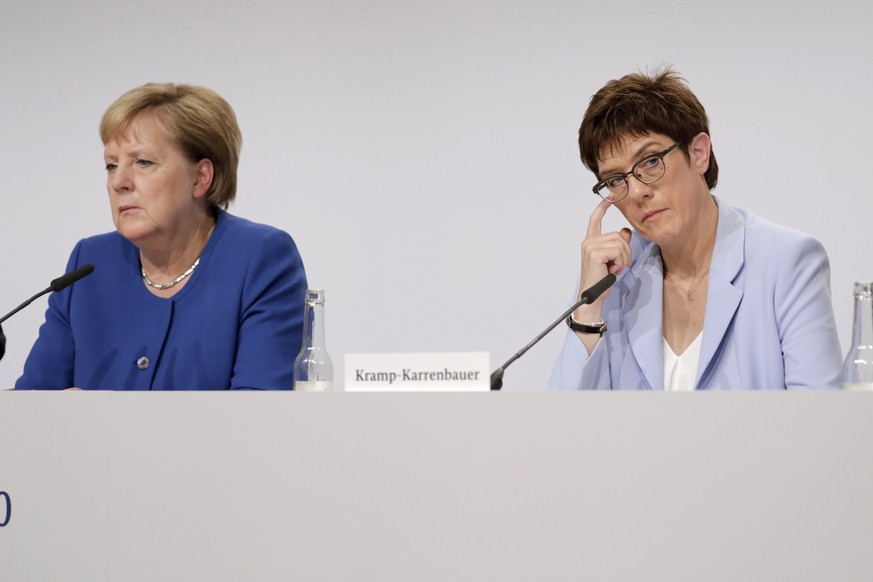 Angela Merkel, Bundeskanzlerin, CDU, Annegret Kramp-Karrenbauer, Parteivorsitzende der CDU und Bundesministerin der Verteidigung, PK zu Kabinettausschuss Klimaschutz der Bundesregierung stellt die Eck ...
