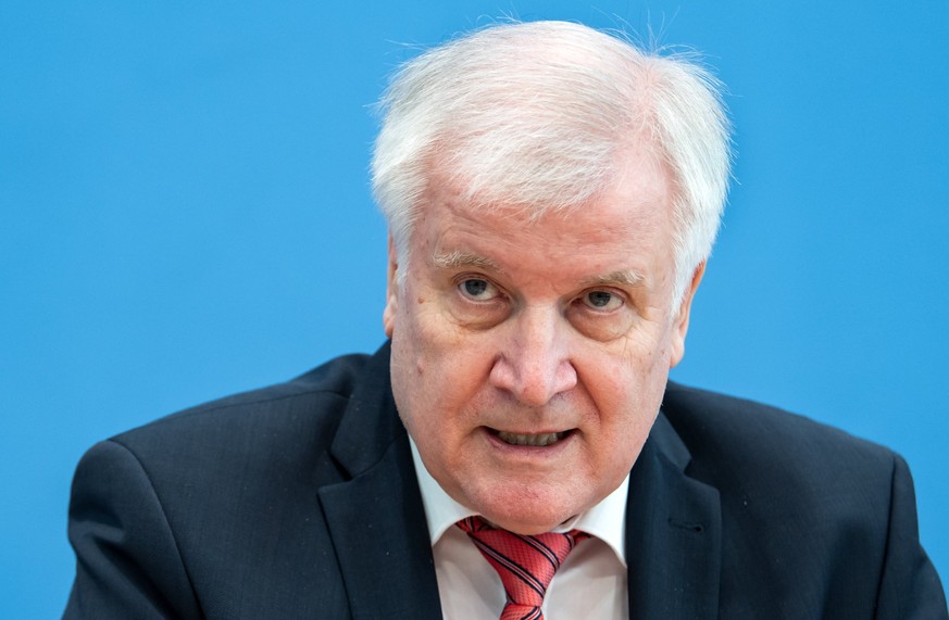 ARCHIV - 20.10.2020, Berlin: Horst Seehofer (CSU), Bundesminister f