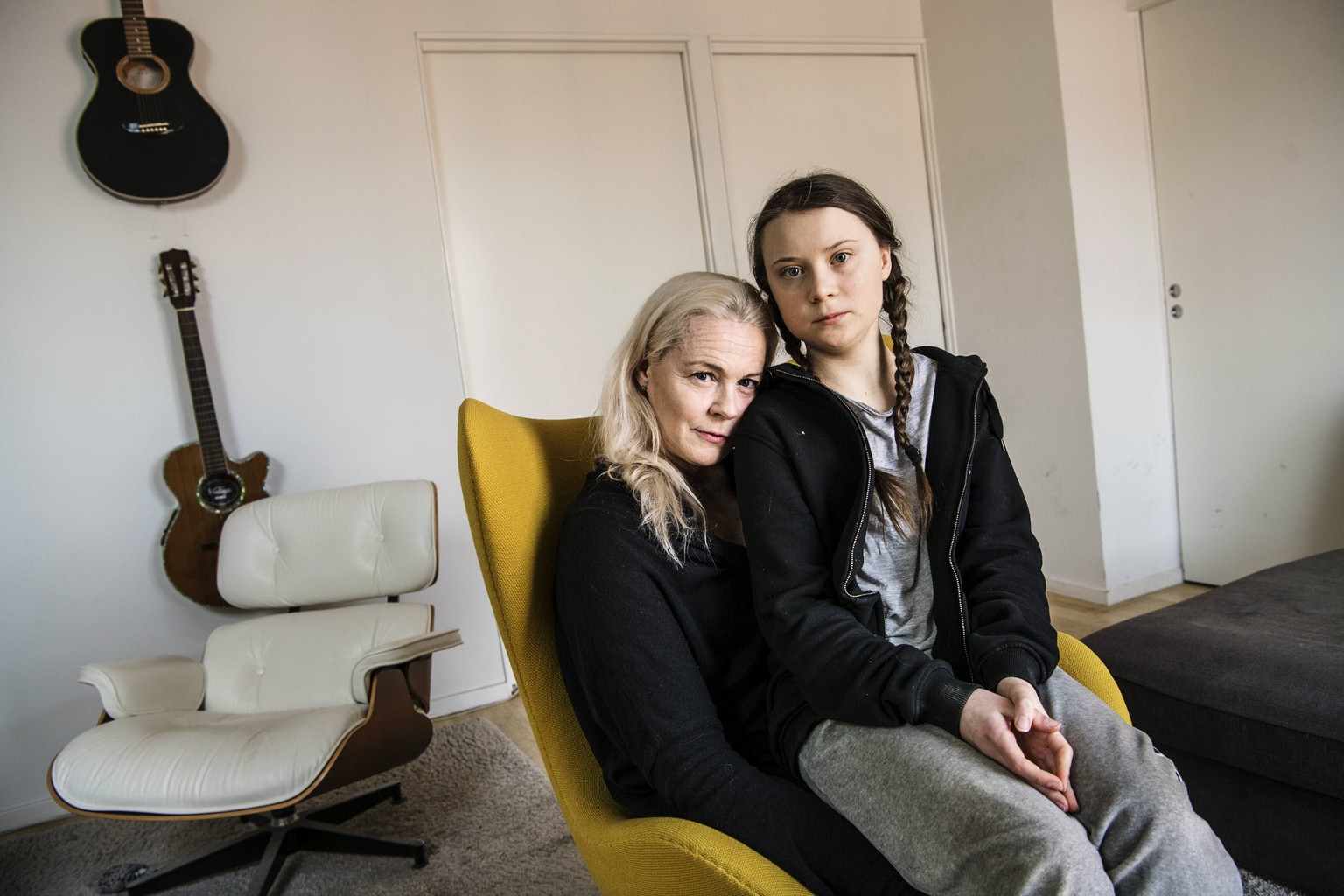 Greta Thunberg and her mother Opera Singer Malena Ernman, in her home in Stockholm 2018-04-17 Stockholm Sverige x30212x *** Greta Thunberg and her mother Opera Singer Malena Ernman in her home in Stoc ...