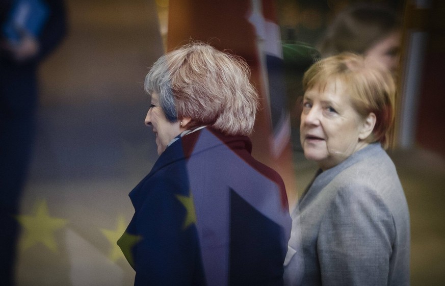 News Bilder des Tages Bundeskanzlerin Angela Merkel (L), CDU, empfaengt die Premierministerin des Vereinigten Koenigreichs Grossbritannien und Nordirland, Theresa May. Berlin, 11.12.2018. Berlin Deuts ...