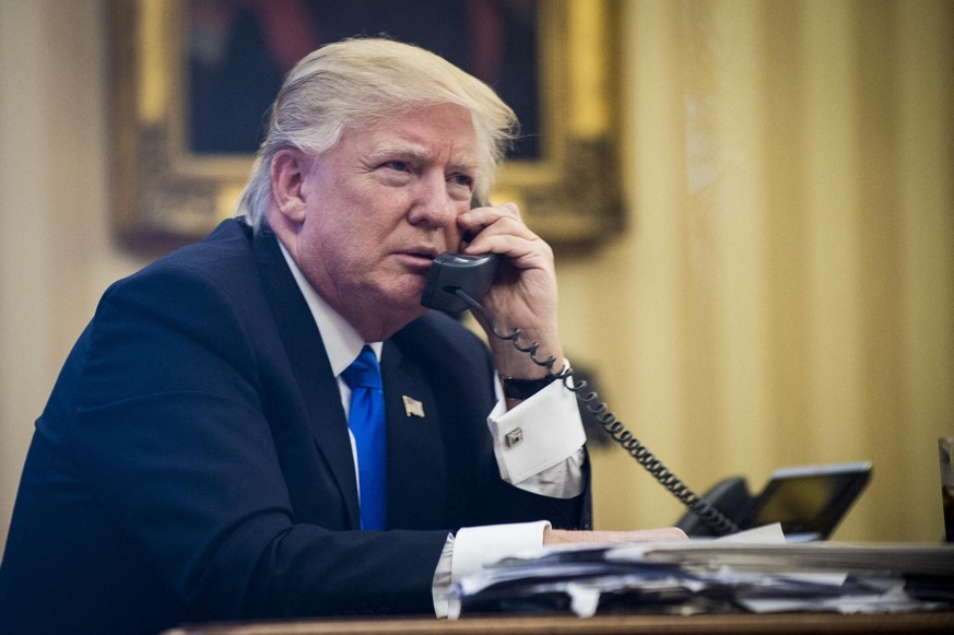Donald Trump soll in Telefongesprächen oft "wahnhaft" auftreten, erklären zwei Insider.