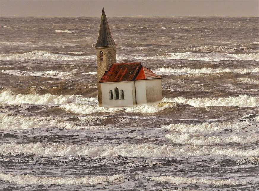 Insel Wangerooge, Ostfriesland, Wattenmeer, Weststrand bei Sturm, Wellenbrecher, Buhnen, Holzpfähle, *** Island Wangerooge East Friesland Wadden Sea West beach at storm breakwater groynes wooden piles