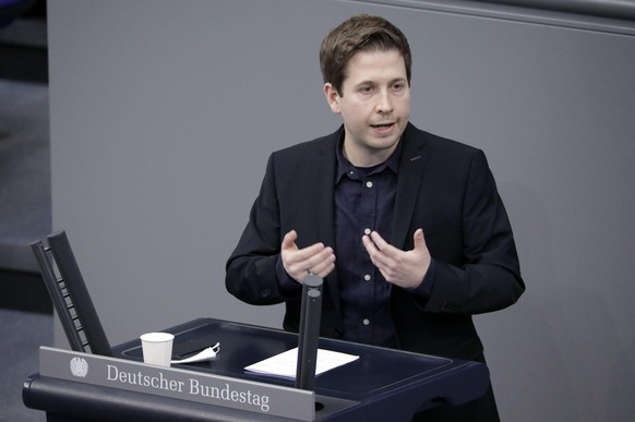 Kevin Kühnert in der 15. Sitzung des Deutschen Bundestages im Reichstagsgebäude. Berlin, 28.01.2022