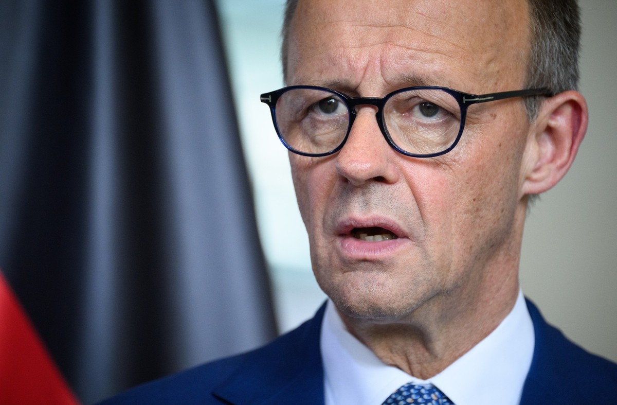 11.06.2025, Berlin: Bundeskanzler Friedrich Merz (CDU) �u�ert sich bei einer Pressekonferenz mit der Ministerpr�sidentin von D�nemark, Frederiksen, nach ihrem Gespr�ch im Bundeskanzleramt. Foto: Bernd ...