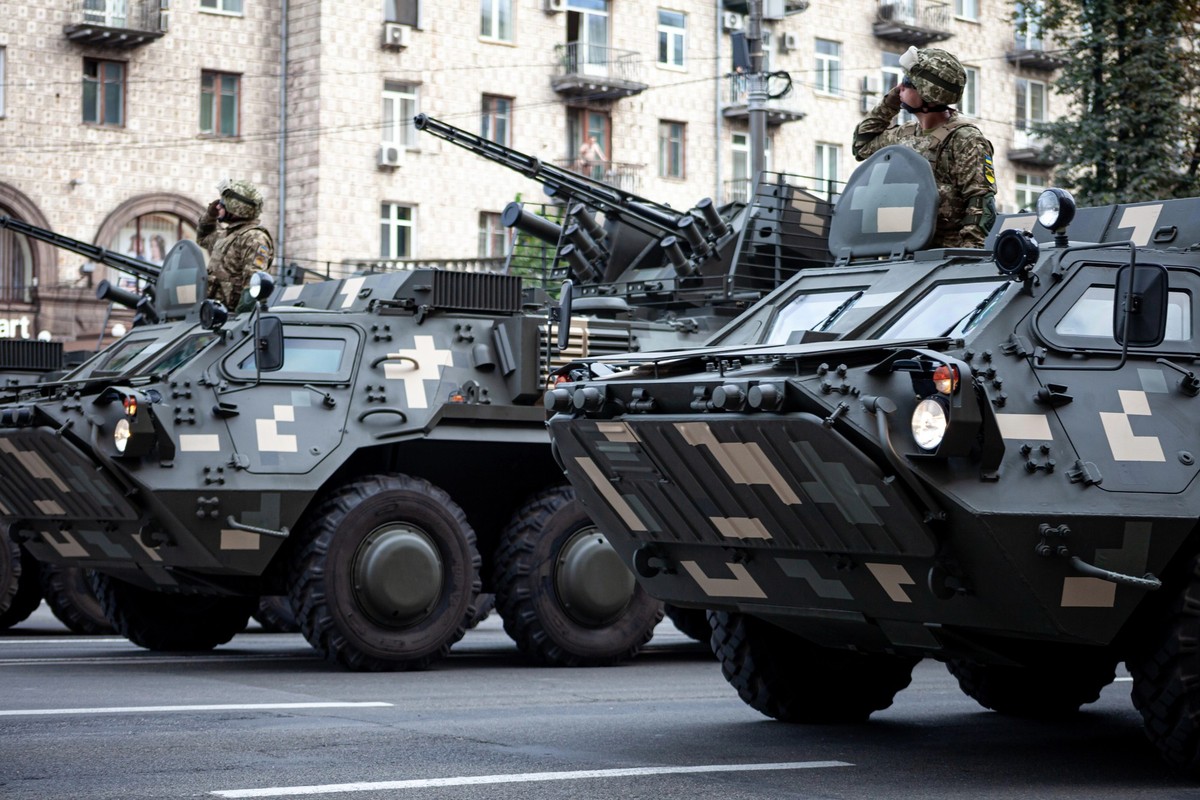 Ein Teil der Luftabwehr läuft über Jeeps mit anmontierten Sturmgewehren.