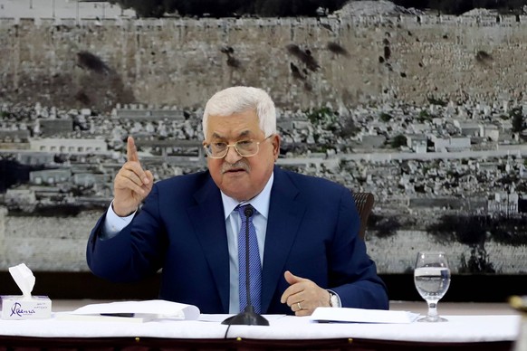 News Bilder des Tages December 22, 2018 - Ramallah, West Bank, Palestinian Territory - Palestinian President Mahmoud Abbas speaks during a meeting with members of the Higher National Committee in the  ...