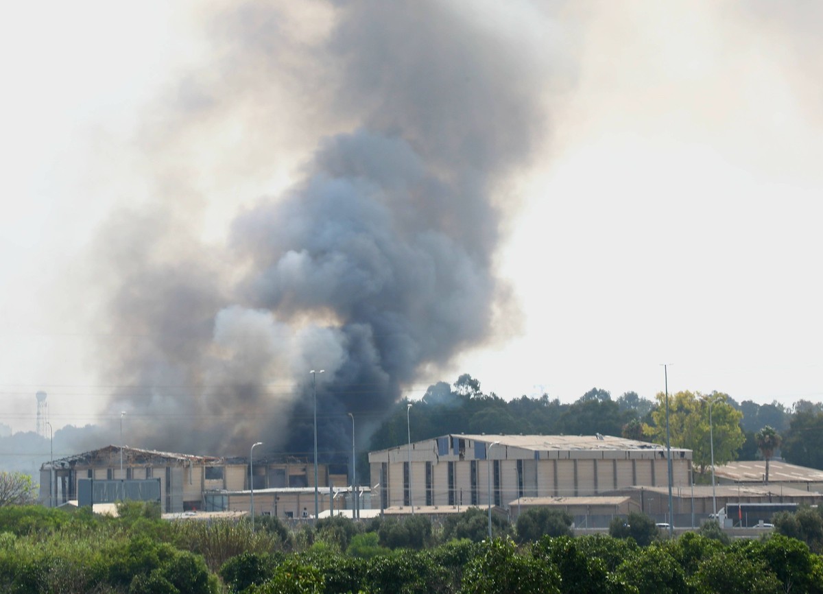 250617 -- HERZLIYA, June 17, 2025 -- Smoke billows following an Iranian missile attack in Herzliya, central Israel, on June 17, 2025. The aerial conflict between Israel and Iran has entered its fifth  ...