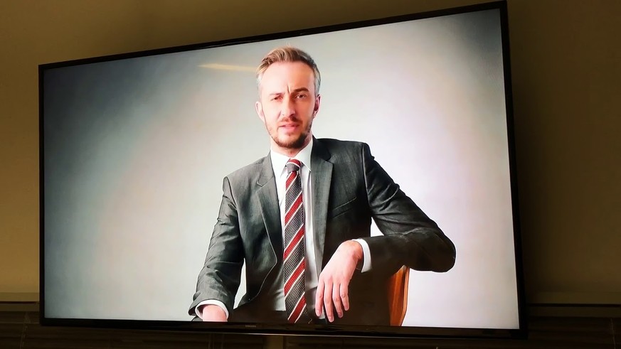 Jan Böhmermann in der TV-Show „Late Night Berlin”