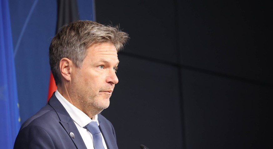 G 7 Praesidentschaft EU Robert Habeck 15.09.2022, Germany, Neuhardenberg, Schloss Neuhardenberg, Treffen der G 7 Handels und Wirtschaftsminister mit Bundeswirtschaftsminister Robert Habeck auf der Abs ...