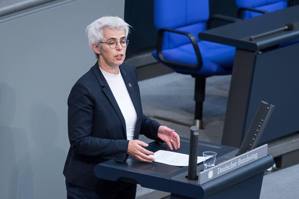 Ulle Schauws, Sprecherin für Frauenpolitik der Grünen im Bundestag, kritisiert den Beschluss der Koalition. 
