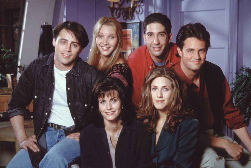 Film Still from Friends Matt LeBlanc, Lisa Kudrow, David Schwimmer, Matthew Perry, Jennifer Aniston, Courtney Cox 1995 PUBLICATIONxINxGERxSUIxAUTxONLY 31043359

Film quiet from Friends Matt LeBlanc Li ...