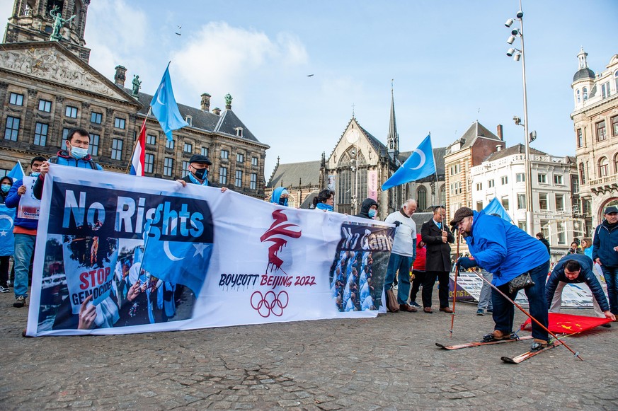 Die uigurische Community demonstriert im Februar in den Niederlanden gegen die Olympischen Winterspiele in Beijing.
