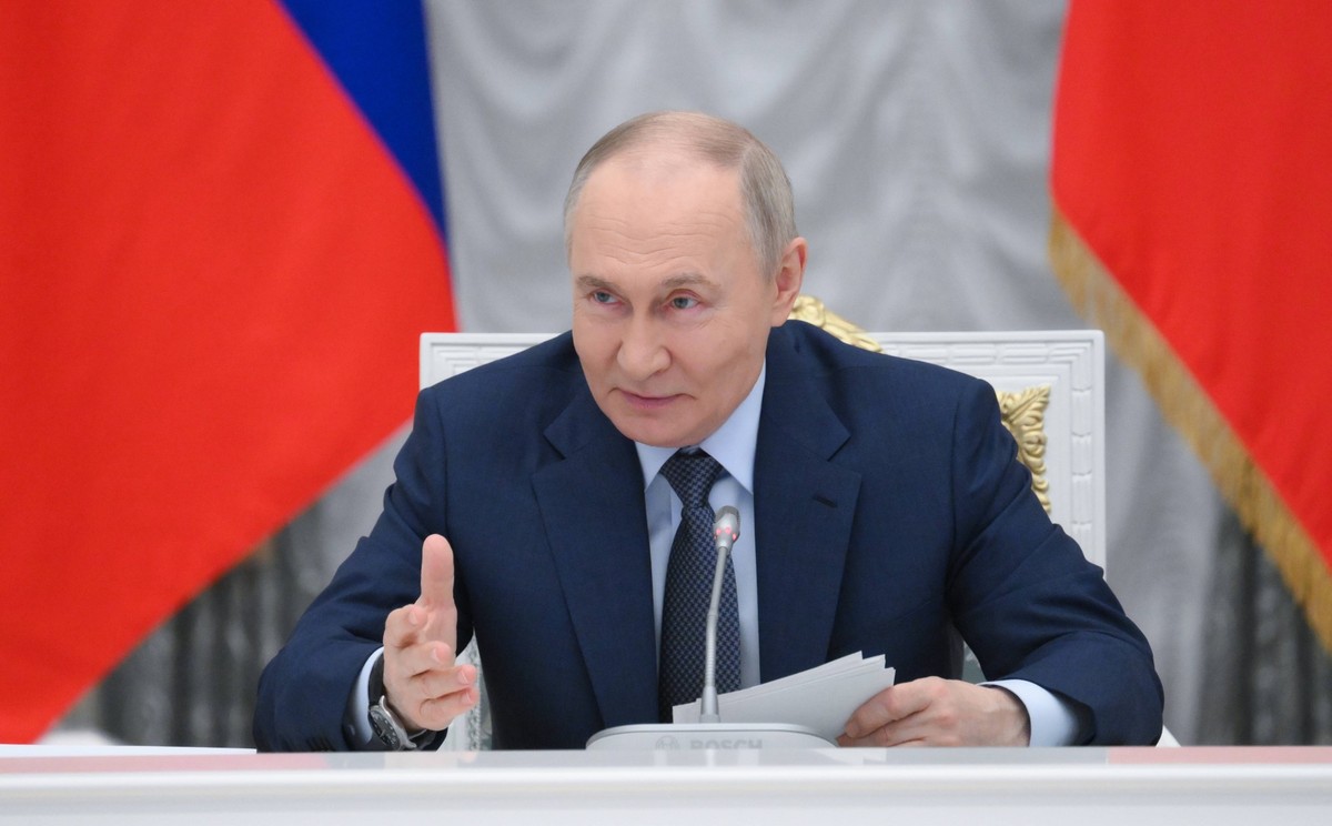 Russia Putin Russia Land of Opportunities Supervisory Board 8932971 27.05.2025 Russian President Vladimir Putin holds a meeting of the Russia - Land of Opportunities Supervisory Board at the Kremlin i ...