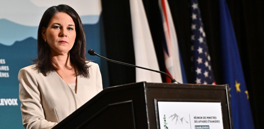 14.03.2025, Kanada, Charlevoix: Annalena Baerbock (Bündnis 90/Die Grünen), Außenministerin, spricht während einer Pressekonferenz am zweiten Tags des G7-Außenministertreffens. Themen des Fachtreffens  ...