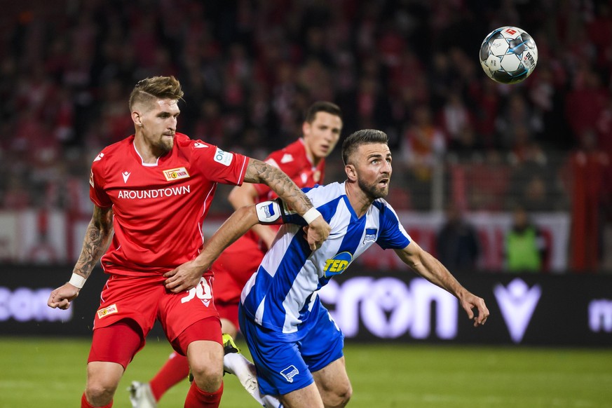 02.11.2019, xkvx, Fussball 1.Bundesliga, Union Berlin - Hertha BSC Berlin emspor, v.l. Robert Andrich 1. FC Union Berlin, Vedad Ibisevic Hertha BSC Berlin DFL/DFB REGULATIONS PROHIBIT ANY USE OF PHOTO ...