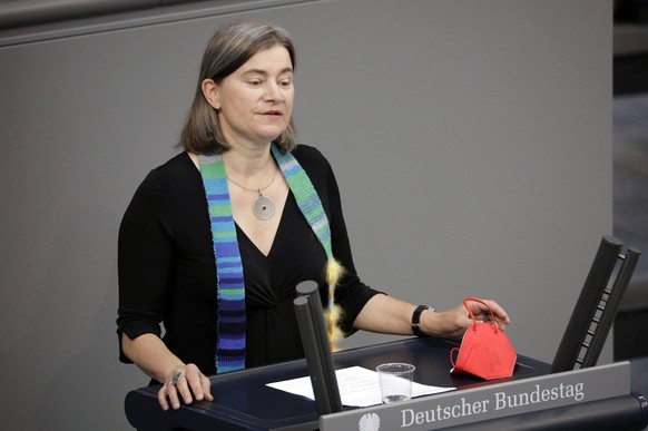 Anke Domscheit-Berg in der 234. Sitzung des Deutschen Bundestages im Reichstagsgeb�ude. Berlin, 11.06.2021 *** Anke Domscheit Berg at the 234 session of the German Bundestag in the Reichstag building  ...