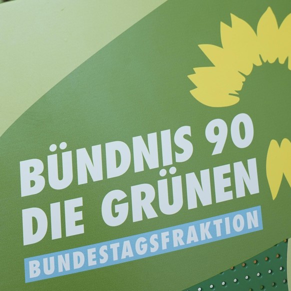 Hinweisschild auf die CDU/CSU-Fraktion im Deutschen Bundestag. Die Fraktion wird seit Wochen von einer Masken-Affäre gebeutelt. Die Immunität von mehreren Abgebordneten wurde aufgehoben. Es laufen Erm ...