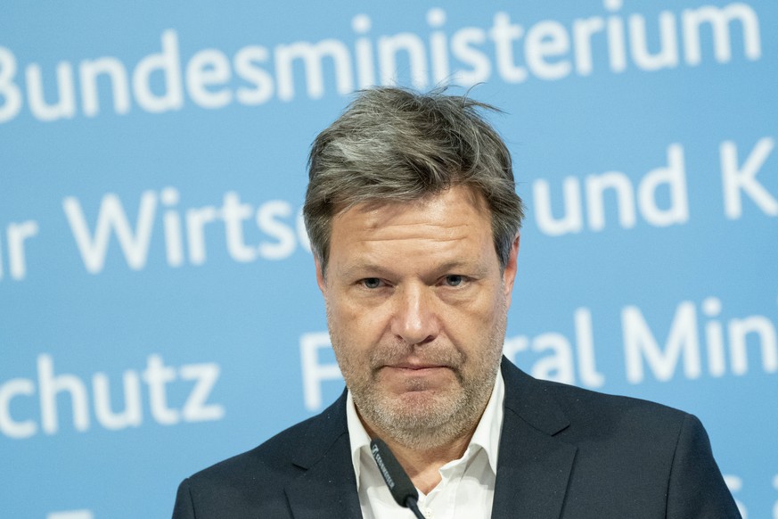 Pressestatement von Wirtschaftsminister Robert Habeck nach dem Treffen mit kommunalen Spitzenverb