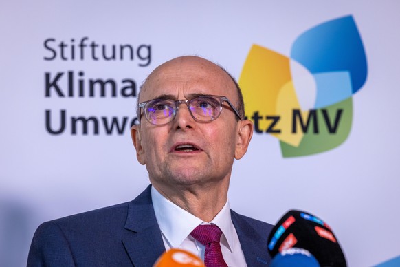 Erwin Sellering ist der ehemalige Ministerpräsident von Mecklenburg-Vorpommern und heutiger Vorstand der Klimastiftung MV.