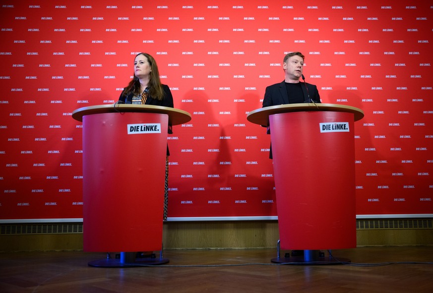 13.11.2023, Berlin: Janine Wissler (l), Bundesvorsitzende der Partei Die Linke, und Martin Schirdewan, Bundesvorsitzender der Partei Die Linke, äußern sich bei einer Pressekonferenz im Karl-Liebknecht ...