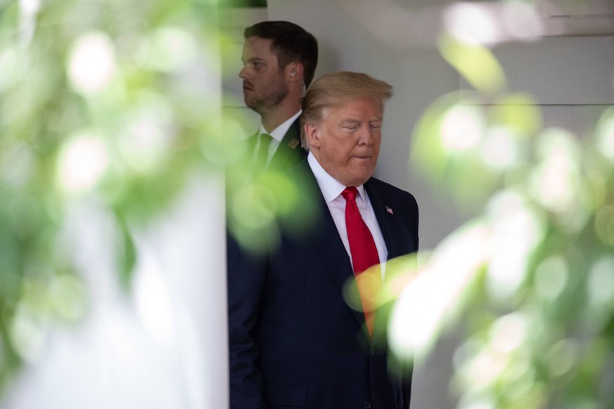 May 6, 2019 - Washington, D.C, United States - President Donald Trump walks in to present the Commander-in-Chief s Trophy to the U.S. Military Academy football team, the Army Black Knights, in the Ros ...